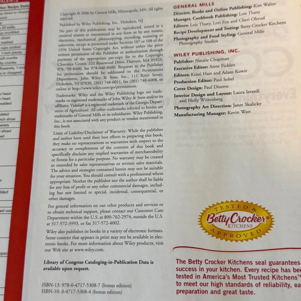 Betty Crocker Cookbook Bonus Edition 2006 Ring Binder The Big Red Cookbook Wiley